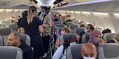 Düsseldorf-Adana seferini yapan uçakta kornavirüs paniği
