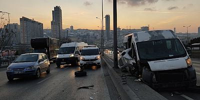 #İstanbul #E-5 #Minibüs #Otomobil #Kaza