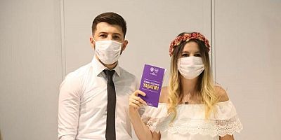 Evlenenlere İstanbul Sözleşmesi kitapçığı veriliyor