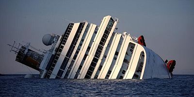 Tur gemisi battı: 18 ölü
